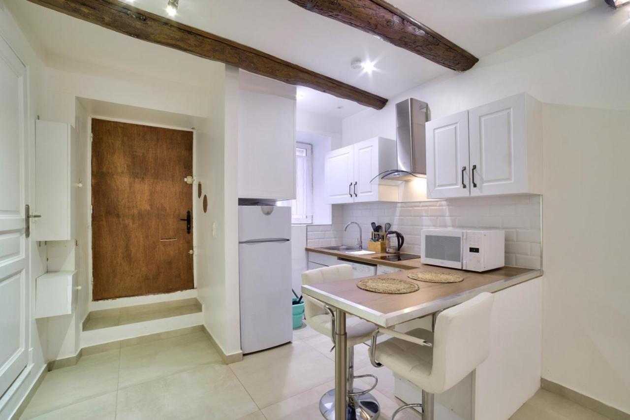 Superb Flat Near The Beach In อองทีบส์ ภายนอก รูปภาพ
