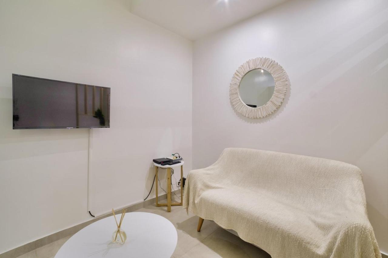 Superb Flat Near The Beach In อองทีบส์ ภายนอก รูปภาพ